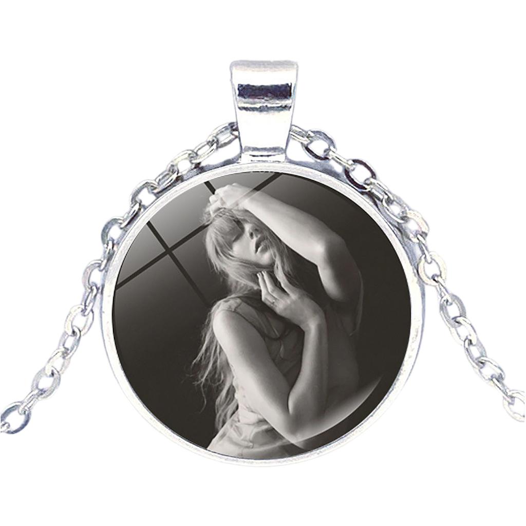 Elegant Pendant Necklace For Women Fashion Minimalist Jewelry Accessory For Daily Wear And Gift Giving