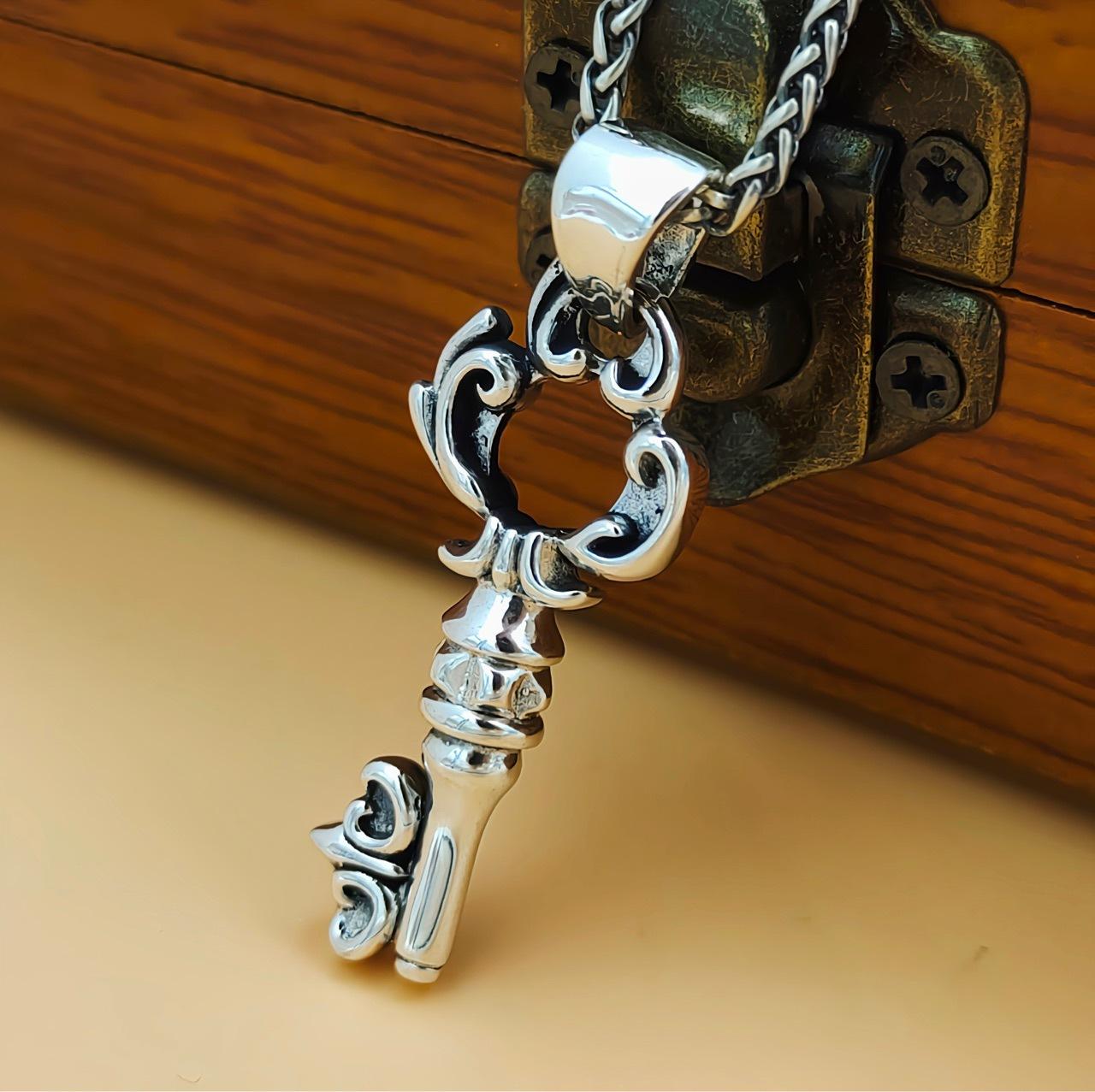 

S925 Стерлингового Серебра Индивидуальный Ретро Ключ Подвесной Светильник Роскошный Холодный Ветер Нишевый Дизайн Модный Тенденция Универсальный