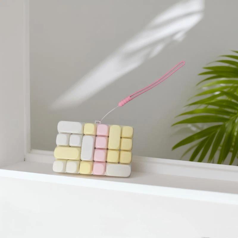 Mini 24 Keyboard Keychain Color Block Keycap Set Lovely Girly Style Purse Charm Nice Gift for Classmates Friends