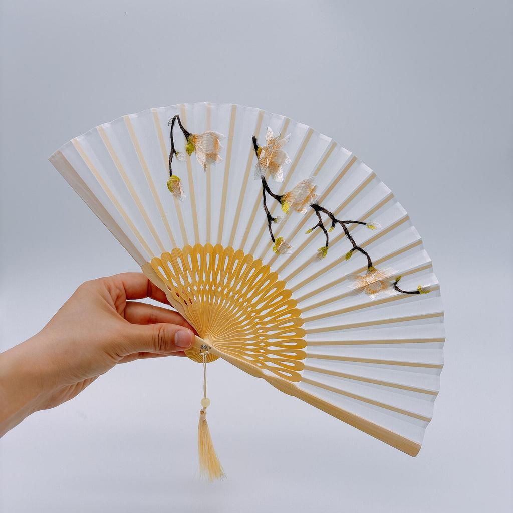 Hanfu Faltfächer im antiken Stil: Neuer chinesischer Design-Tanzfächer für Damen