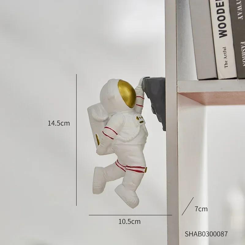

Classical Astronaut Statue Wall Decor Hang on the Wall Decor Refrigerator Bedroom Home Living Room Aesthetic Room Decor