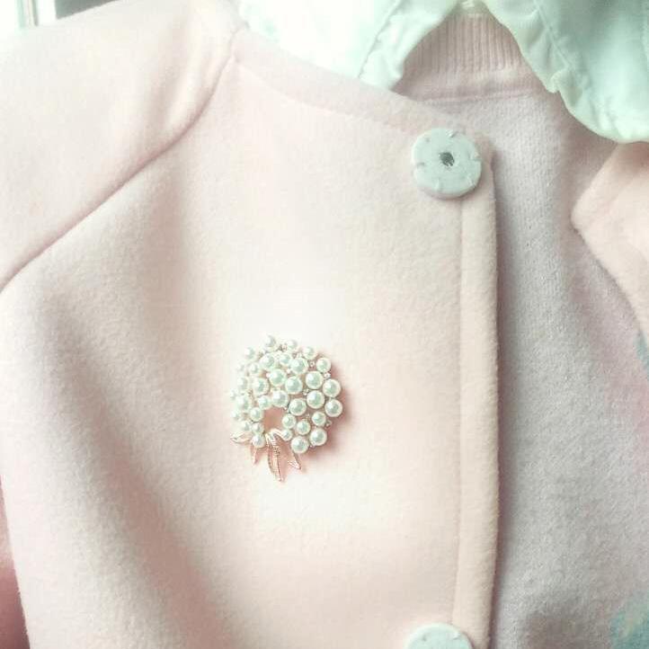 Fashion Versatile Pearl Brooches Clothing Accessories Popular Aesthetic Women's Pins Exquisite Hypoallergenic Luxury Enamel Brooch Long-Lasting Color