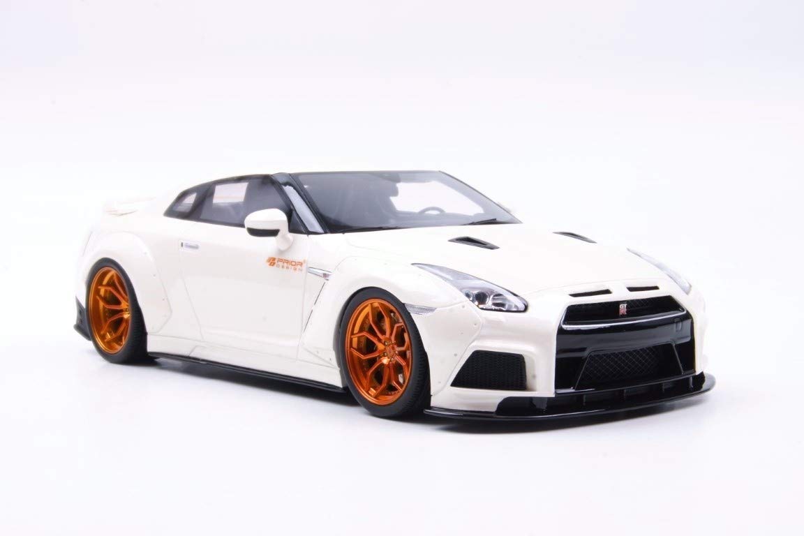 

GT Spirit Prior Design PD750WB R35 Белый Готовый продукт 1/18 GT-R белый