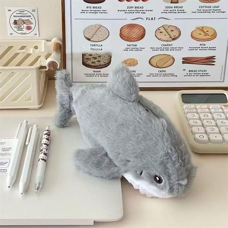 

1 шт. Креативная плюшевая кукла морской выдры, пенал, высокопривлекательная подставка для ручек, милая сумка-косметичка для карандашей, школьные принадлежности, канцелярские товары