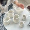 2 PIÈCES Créatif Blanc Pur Céramique Café Petit Tasse à Lait Tasse à Sauce Steak Avec Poignée Taille Pot Pot à Sucre Cuillère à Lait Tasse Bec Décor