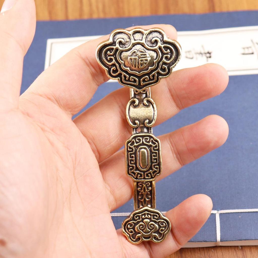 Pure Brass Retro Ruyi Handpiece: Auspicious Home & Office Ornament
