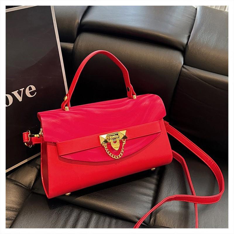

2026 New Small Square Bag High-texture Lock-up Handbag All-match Classic One-shoulder Cross-body Casual Female