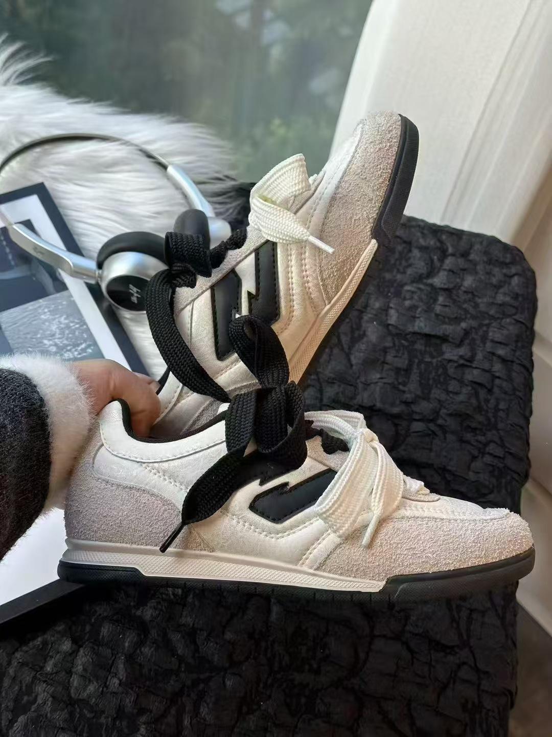 

A pair of shoelaces, German training shoes, spring 2025 new Internet celebrity versatile casual board shoes, women s Korean retro little white shoes 40