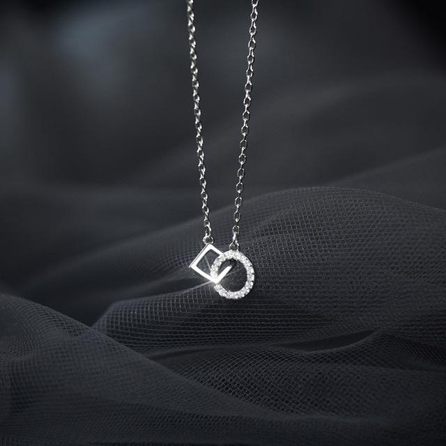 

Ожерелье из 925 пробы с двойным квадратным серебряным кулоном и блестящими бриллиантами для женщин, модные ювелирные изделия, милые аксессуары