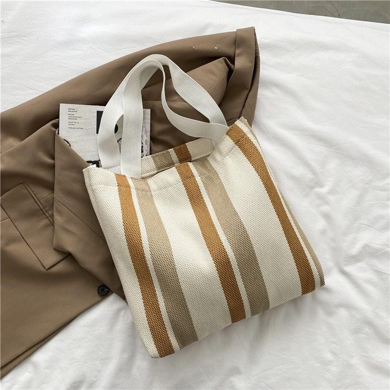 

Fashionable Unisex Canvas Shoulder Bag With Soft Pu Material For Everyday Use