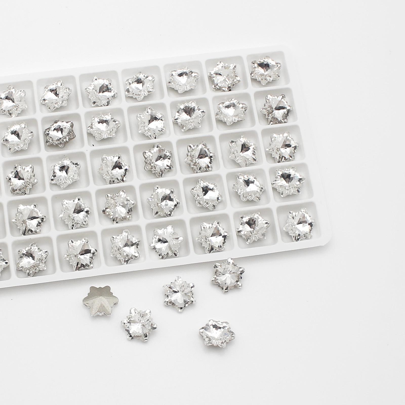 

Хуацзы Снежинка Стразы для Нейл-арта: 12 мм K9, Высококачественный, Супер Блестящий, Заостренное Дно, Неправильной Формы для Рождественских Украшений для Ногтей.