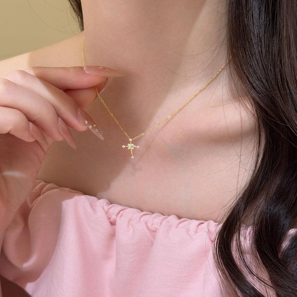 Necklace Women's Mini Cross Necklace Atmosphere Cross Small Flowers Gentle Wind Clavicle Chain Neck Chain