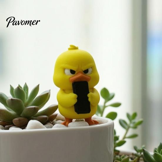 Lustige Auto-Armaturenbrett-Dekoration 3D-gedruckte gelbe Entenfigurine, Statue mit lebendigen Ausdrücken, Schreibtisch-Ornament für das Büro, niedliche Miniatur-Ornamente