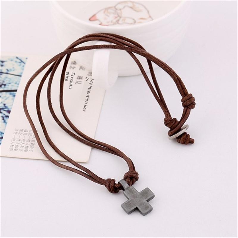 Collana con Ciondolo a Croce Retro Moda Semplice Corda in Lega Collana in Pelle Artigianale Collana Intrecciata a Croce Unisex