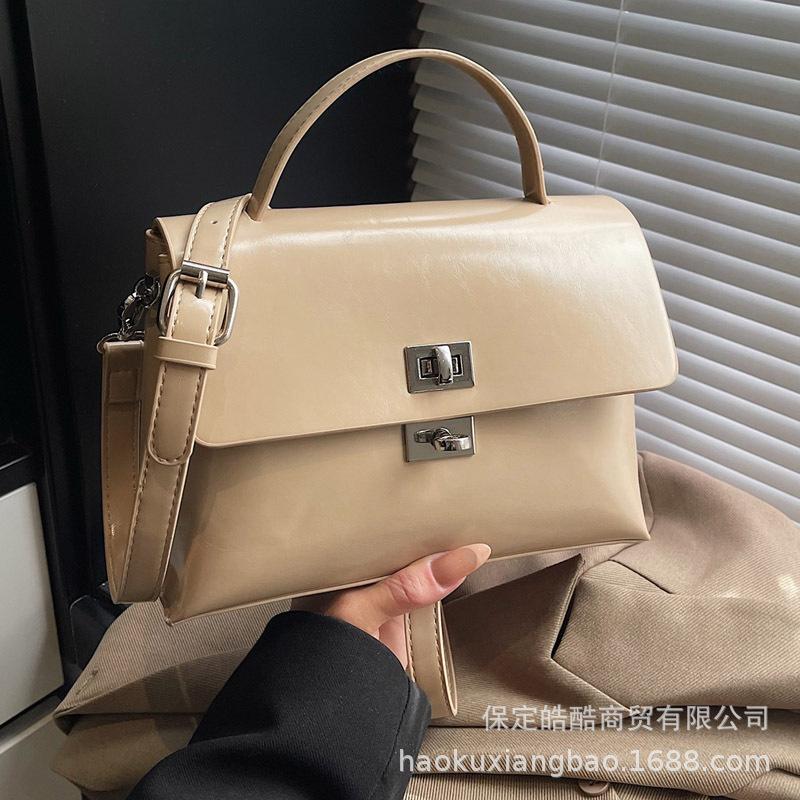 Premium texture retro handbag bag women's 2025 new messenger small square bag popular versatile texture shoulder bag