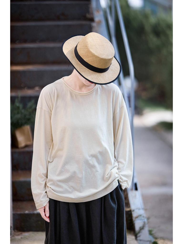Autumn Beige Round Neck Long Sleeve Knit Top for Layering and Spring Commute