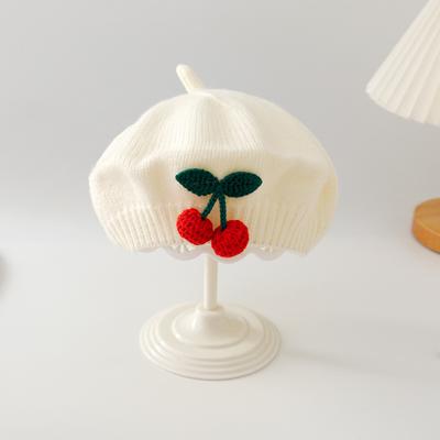 Niedliche und bezaubernde Baskenmütze für Babymädchen, perfekt für den Frühling und aus Wolle für Neugeborene und Kleinkinder gestrickt.