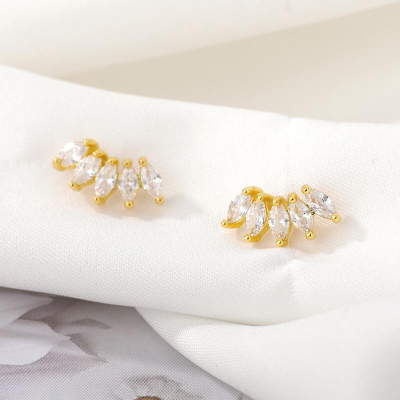 Temperament Fashion Zircon Flower Spike Earrings Earrings Women's Exquisite Versatile Premium Leaf Silver Needle Earrings