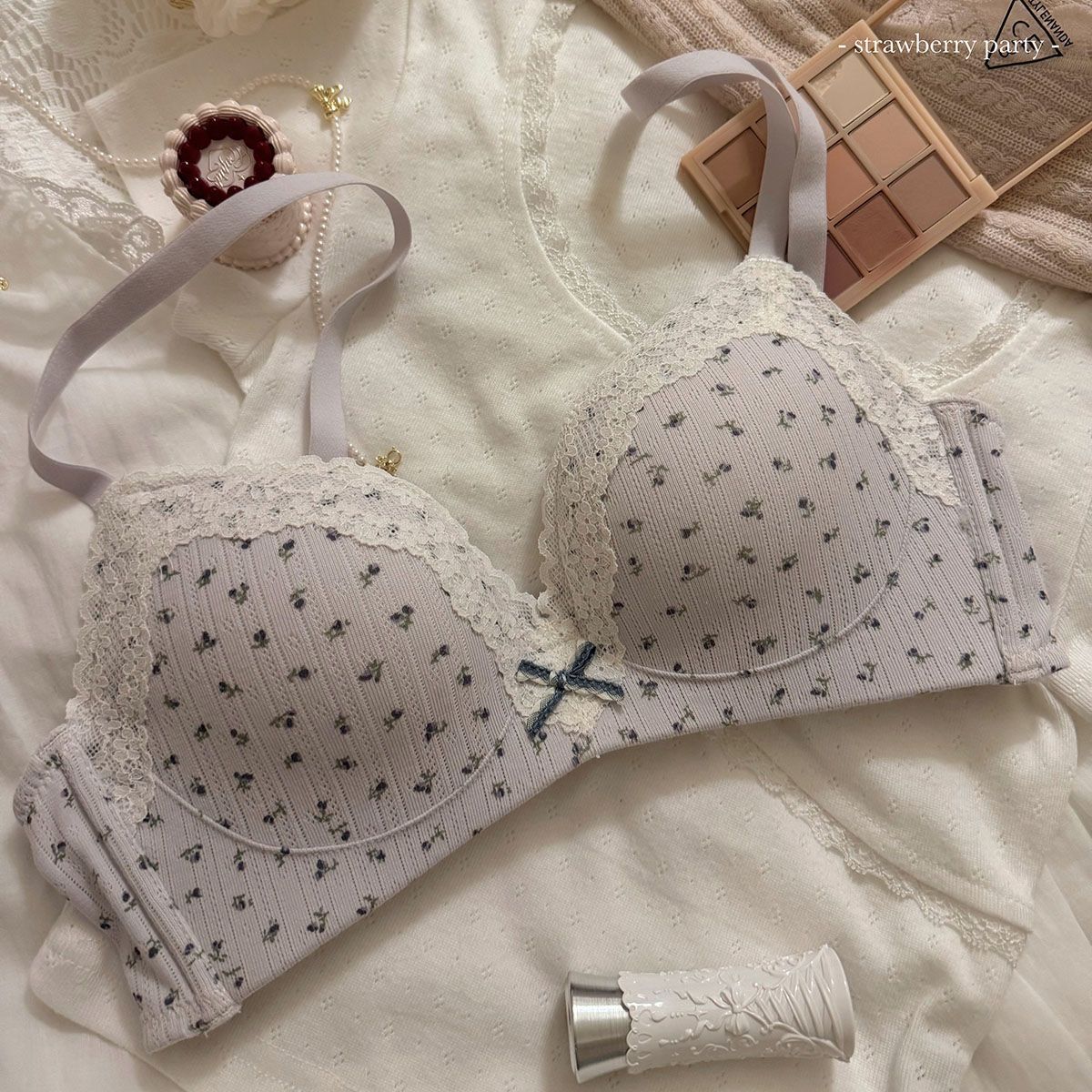 

Милые бюстгальтеры для девочек Пуш-ап Нижнее белье Кружево Горошек Беспроводное Бесшовное Бесшовное Регулируемые Женские Бюстгальтеры 38/85AB