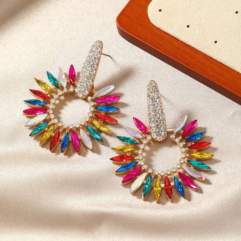 Trendy European Ethnic Style Crystal Flower Earrings: Multi-layer Alloy with Colored Rhinestones for Women (Spring/Summer)