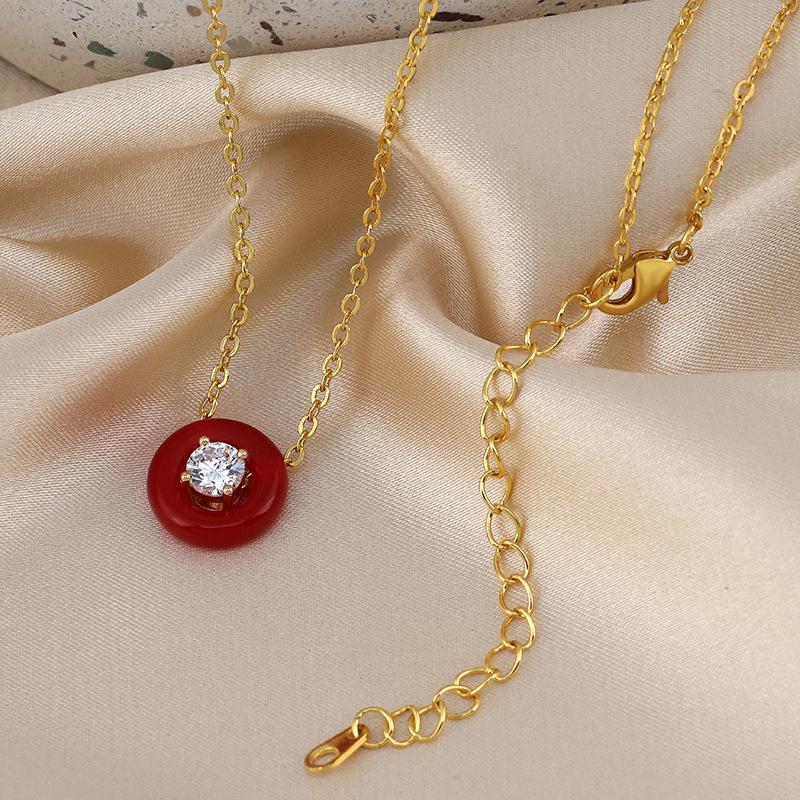 

Fashionable Clavicle Necklace For Women Featuring Round Bubble Agate And Zirconia For Trendy Look K Gold Red