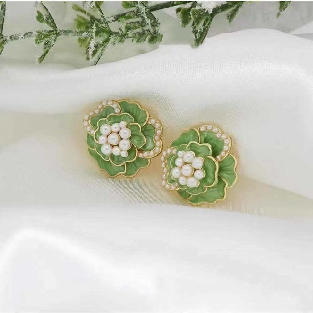 JMXD Französische Perlen Kamelienblüten Ohrstecker Leichter Luxus Grüner Tee Thema Einzigartig Elegant für Damen Modischer Schmuck