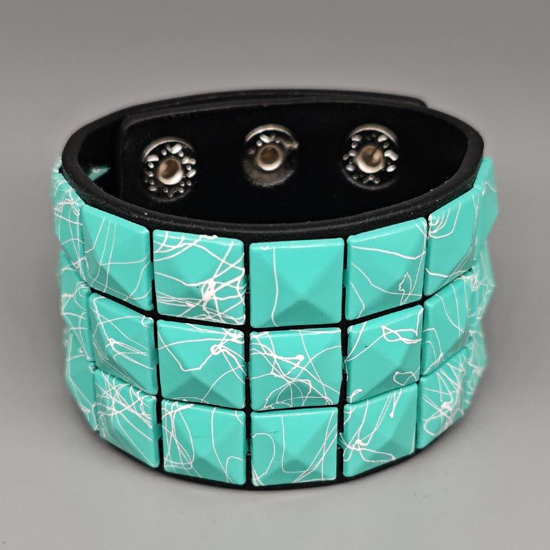 Europäisch-Amerikanisches Punk Niet Mehrfarbiges Lederarmband – Herren Breiter PU Armreif