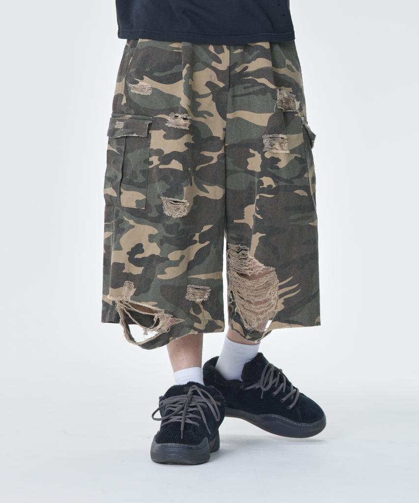 MANHATTAN PROJECT Distressed Washed Bermuda Pants Camo
