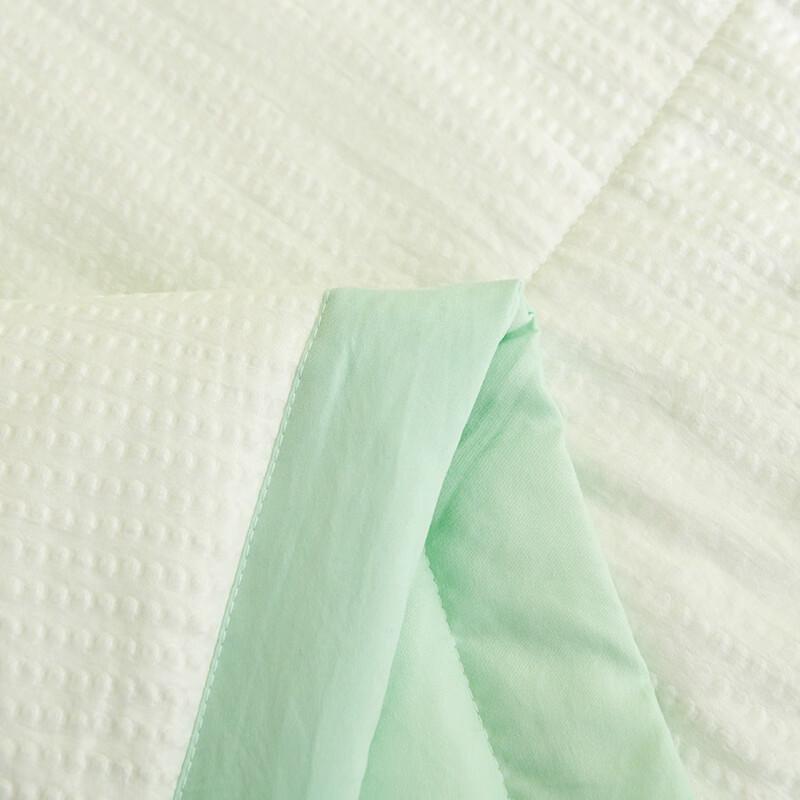 LANGSHA Embroidered Crinkled Cotton Soy Fiber Quilt