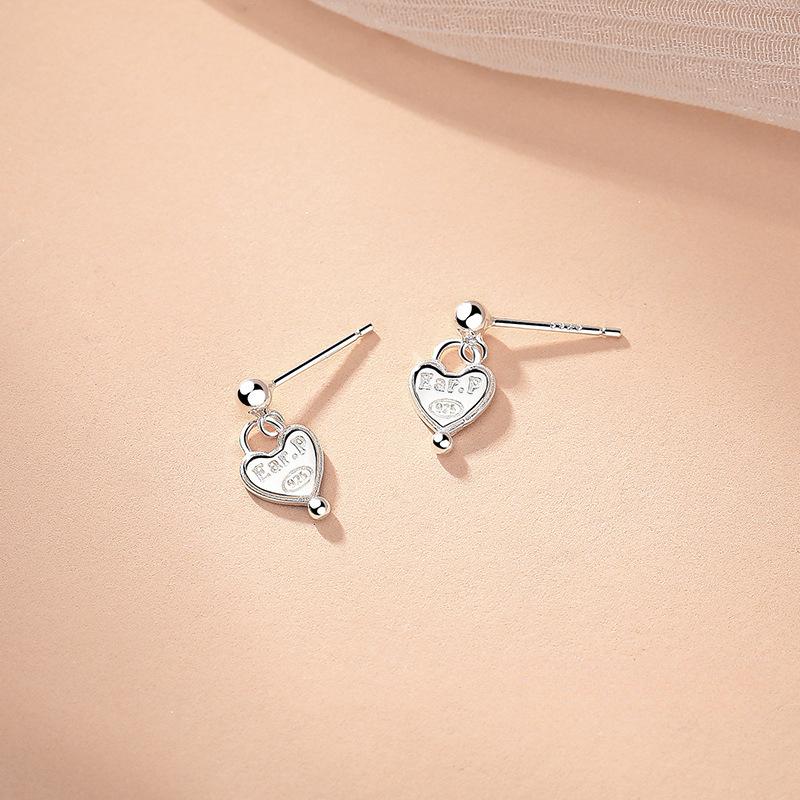 Personalized English Love Earrings for Women Sweet Cool Style Fashion Peach Heart Earrings