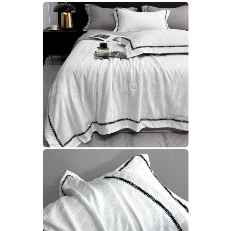 Machine washable silk quilts in summer, thin blankets with double-sided ice silk air conditioning blankets