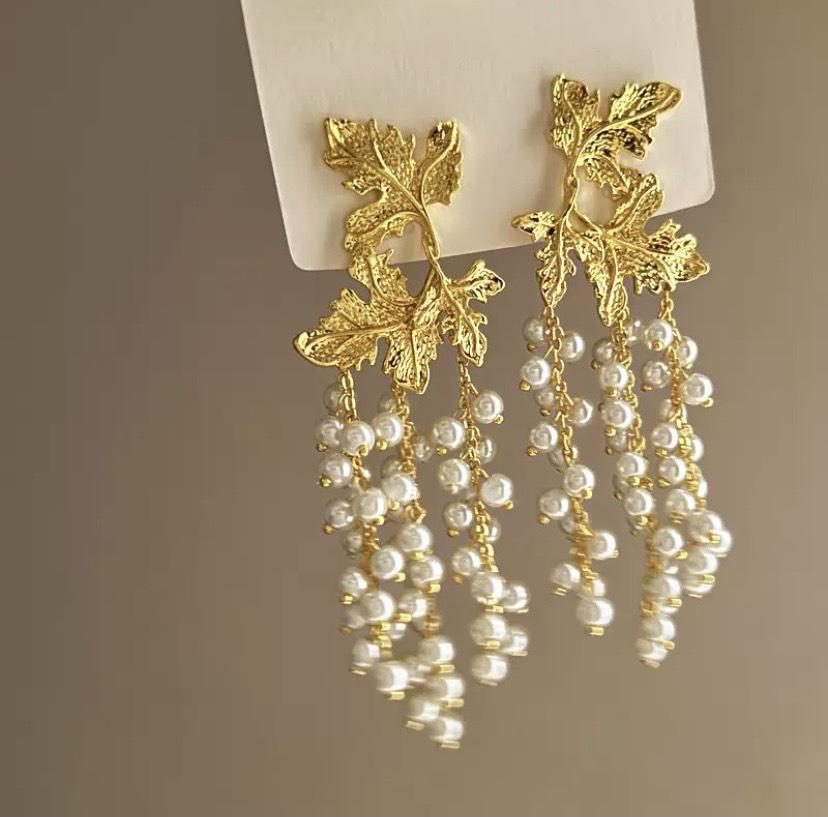 

Exquisite French Retro Pearl Tassel Dangle Earrings: High-End, Versatile & Fashionable Ear Jewelry for Women