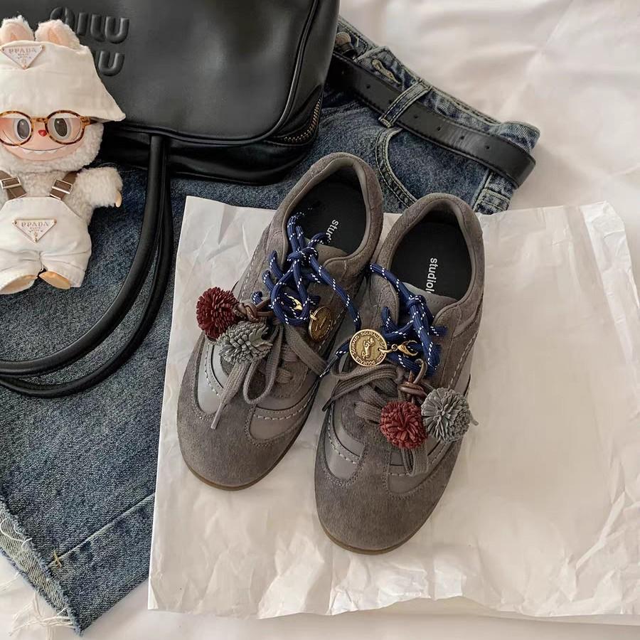 Korea increases height 3cm~ fashionable contrasting shoelaces round head pine cone casual moral training shoes women's autumn 2025 new casual shoes