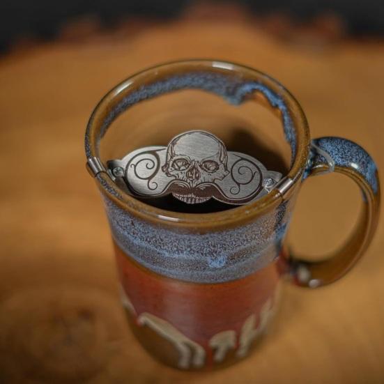 Chránič na pití kníru Kovový vzor lebky Chrání knír před pivem Káva Čaj Nápoj Nápoje Šálek vody Hrnek Chránič knírů