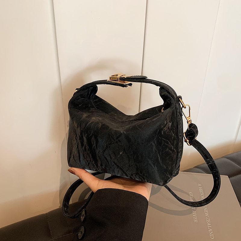 Pu Material Small Square Bag For Women Fashion Summer Casual Crossbody Purse With Zipper Closure