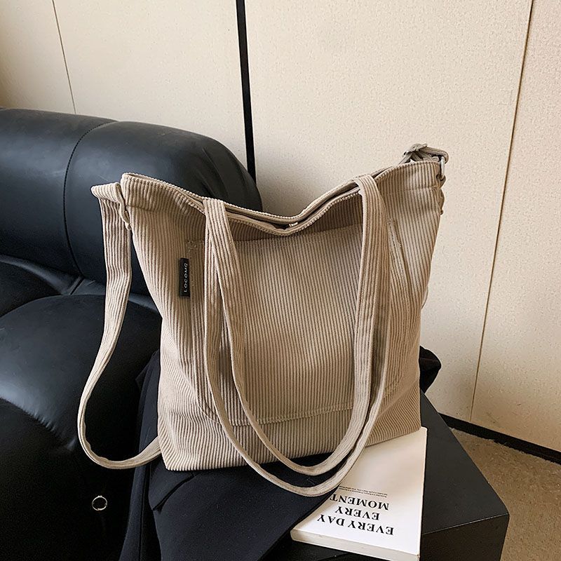 

Large capacity shoulder bag cloth bag women s 2025 new trendy commuting versatile oblique span bag college student class bag women хакі