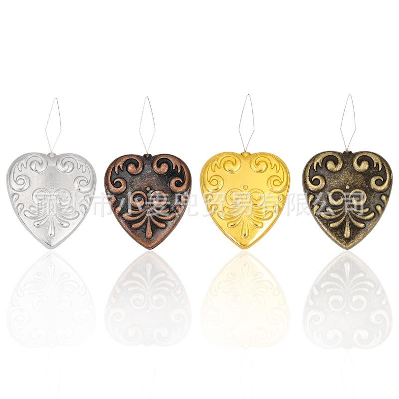 Geometric Pendant Necklace With Large And Small Squares