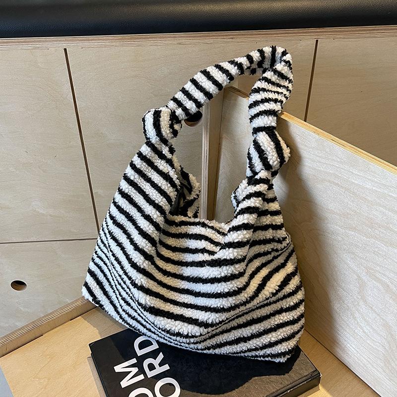 Large Capacity Striped Contrast Shoulder Bag Bag Women's New Lamb Plush Bag Fashion Tote Bag