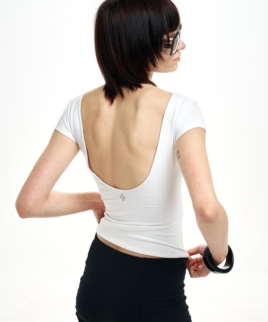 2000Akaibeuseu Rhea Back Scoop T (Cloud)