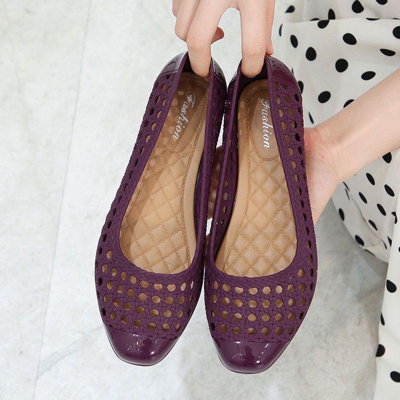 Nové sandály dámské duté prodyšné protiskluzové měkké dno běžné nošení mělká pracovní obuv sandály na klínu