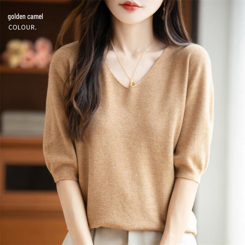 Autumn 2026 V-Neck Women's Knit Pullover Sweater with Short Sleeves - Seamless, One-Piece Design