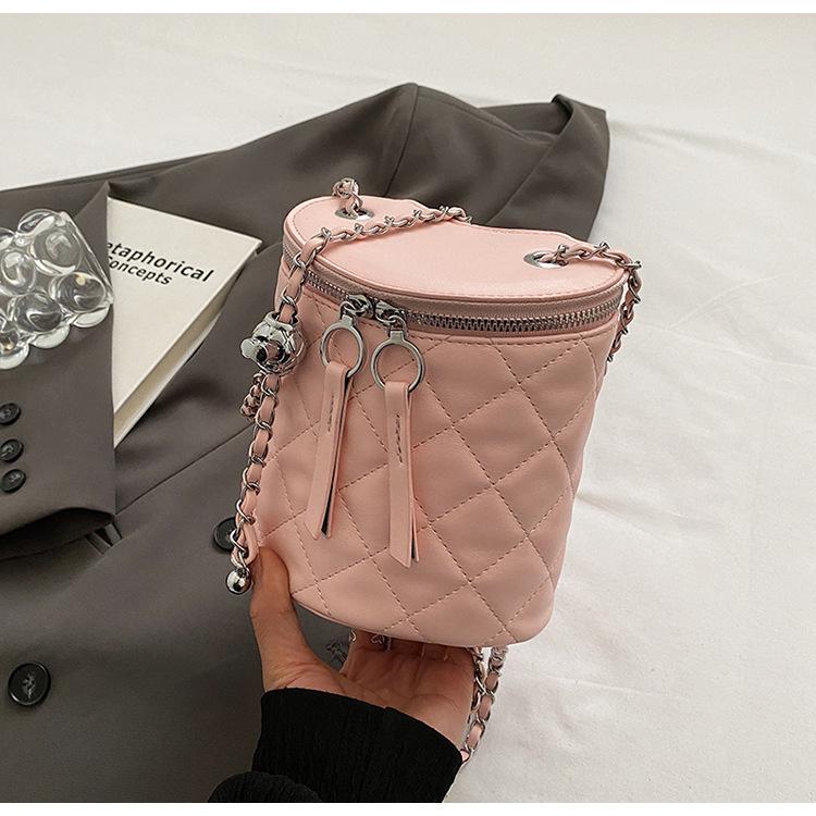 Rhombus Embroidery Thread Chain Bag Women's Trend Shoulder Messenger Bag 2025 New Fashion Personalized Three-dimensional Heart Bucket Bag