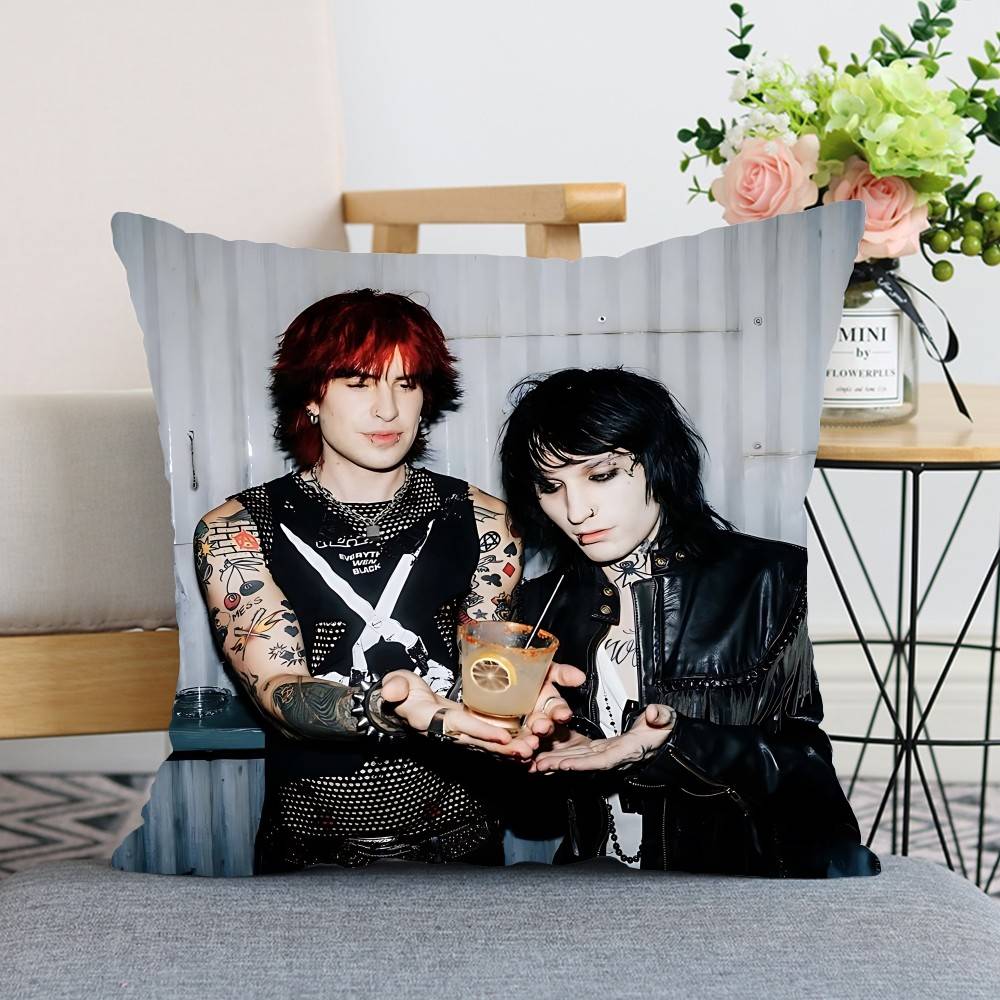 Popular HJake Webber Johnnie Guilbert Throw Pillow Covers Pattern Cushion Cover Suitable For Sofa Bedroom Car Pillow Cover