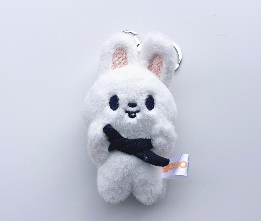 Stray Kids Children'S Plush Keychain Magnetic Suction Face Holding Pilot Doll Shawl Scarf Pendant Children'S Toy Gift