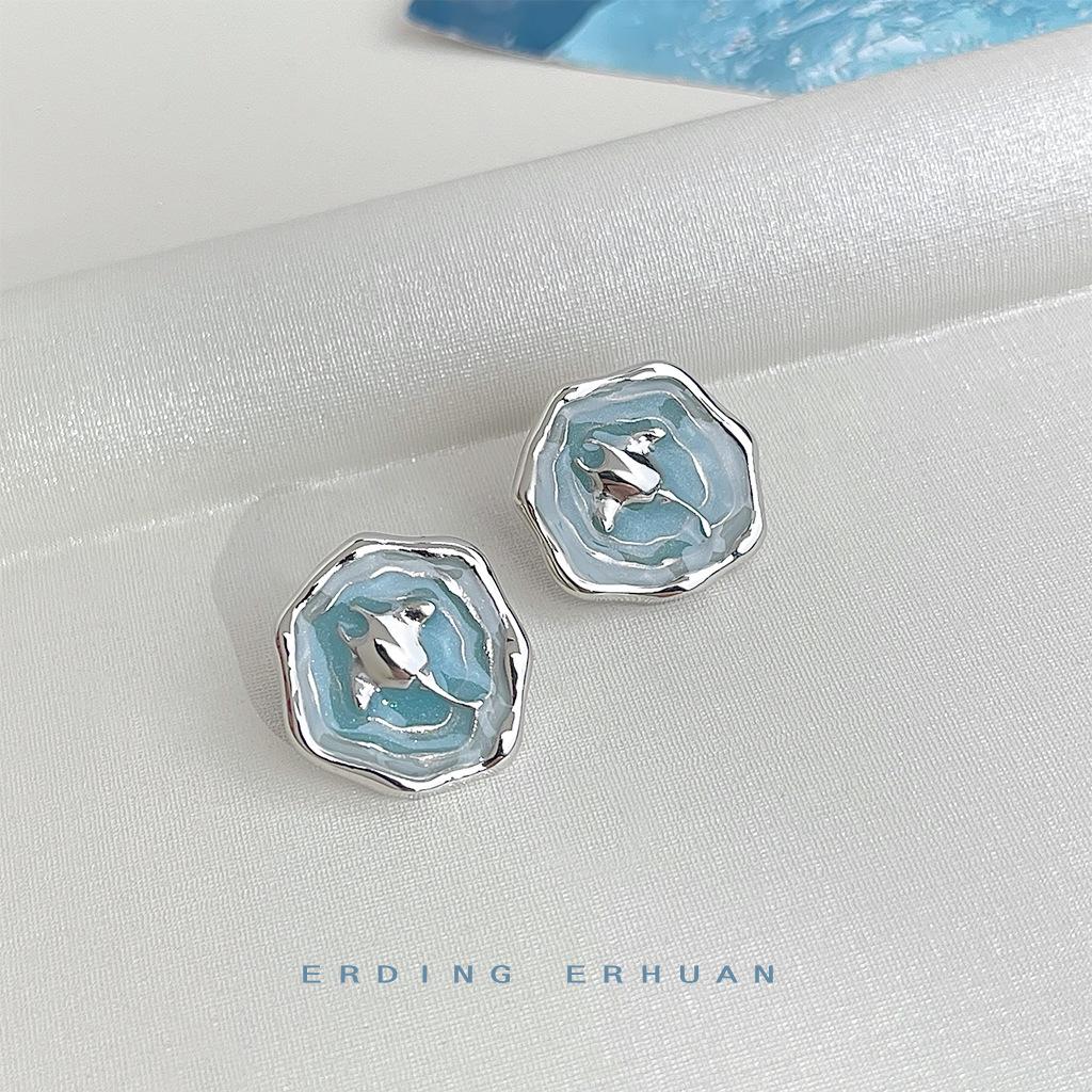 [Синий Океан] Серьги-гвоздики с эмалью, каплевидные, синий градиент, серьги-гвоздики в виде китов