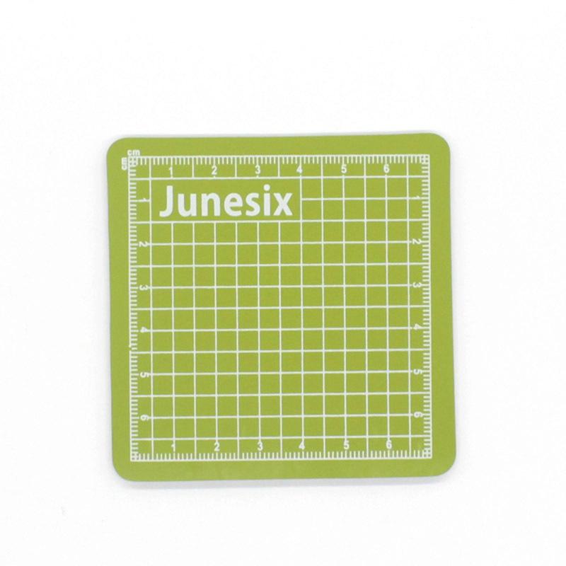 

8*8см Цветные Мини Режущие Коврики для Детского Творчества Гравировки Штамповки Бумажная Подложка Защитная Настольная Доска Художественные Школьные Принадлежности