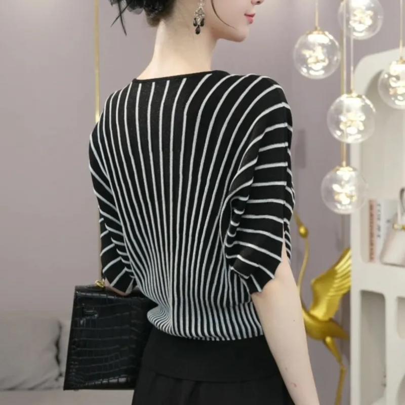 Women's Black&White Vertical Stripe Batwing Sleeve Round Neck Loose Fit Casual Knit Top