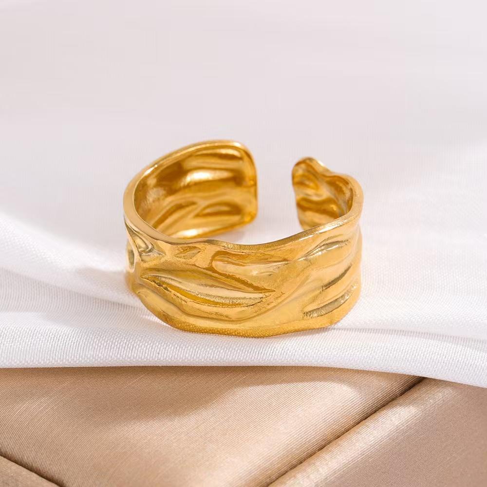 

1 шт. Модное кольцо из нержавеющей стали с 18-каратным золотым покрытием, открытое, регулируемое, креативное, с плиссированной текстурой в стиле INS, для мужчин и женщин, с цирконом золотой