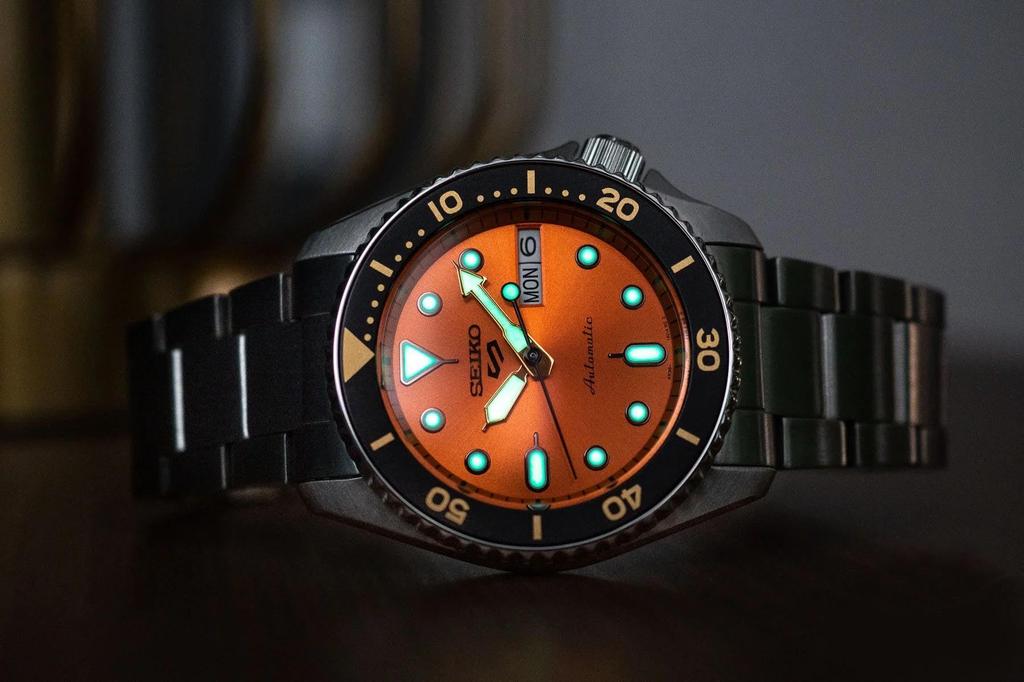 Seiko Automatic Wristwatch SKX Boy Size Hand Winding Manual Winding Men's Orange SRPK35K1