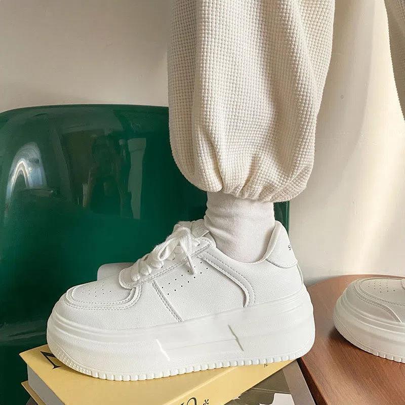 Comfortable Platform White Shoes Women's Autumn and Winter Increase Ins Tide 2025 New Versatile Casual Sports Shoes Running Board Shoes